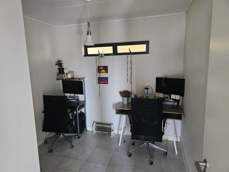 2 Bedroom Property for Sale in Gordons Bay Western Cape